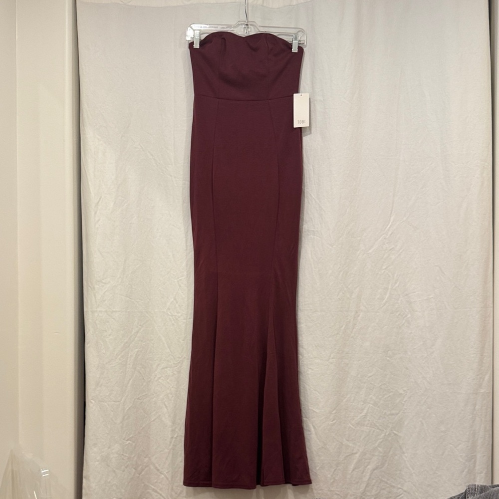 Tobi Strapless Wine Dress